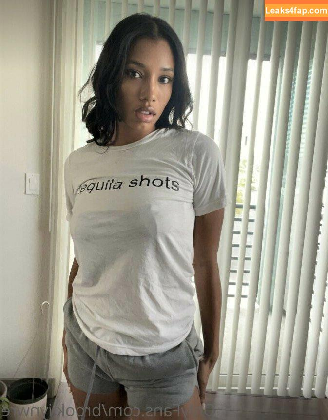 Brookliyn Wren / UFC Ring Girl / brookliyn_wren / brookliynwren / helloBROOKLIYN leaked photo photo #0559