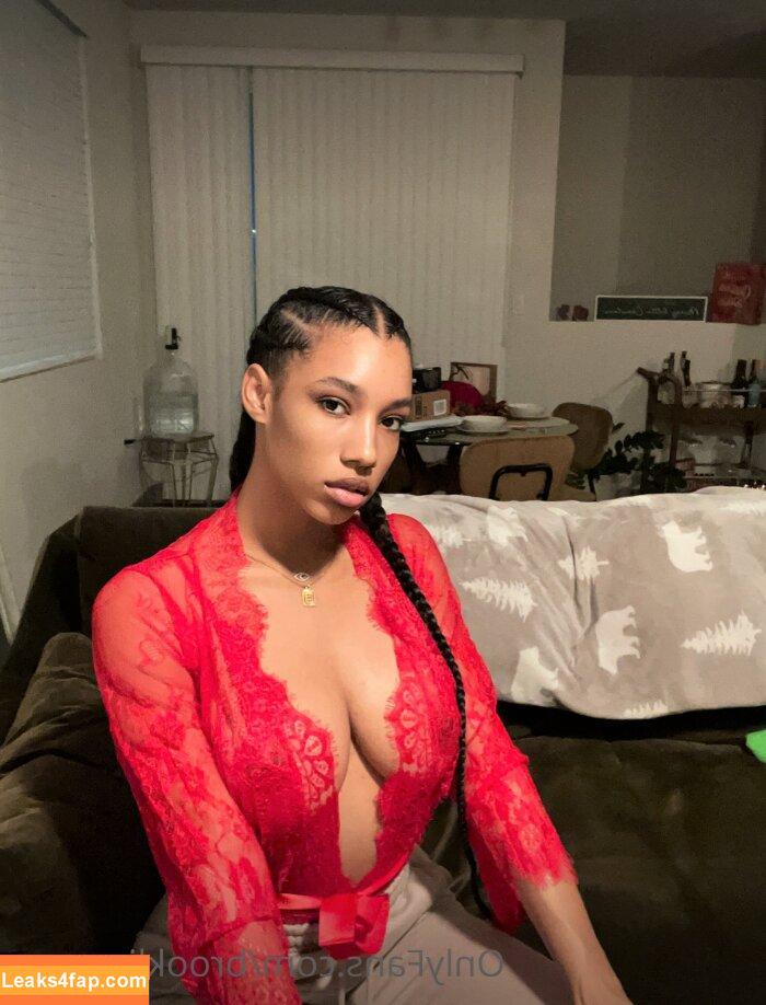 Brookliyn Wren / UFC Ring Girl / brookliyn_wren / brookliynwren / helloBROOKLIYN leaked photo photo #0656