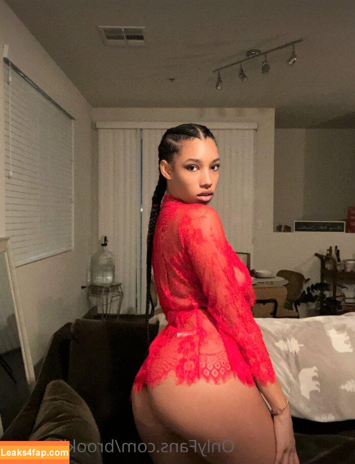 Brookliyn Wren / UFC Ring Girl / brookliyn_wren / brookliynwren / helloBROOKLIYN leaked photo photo #0658