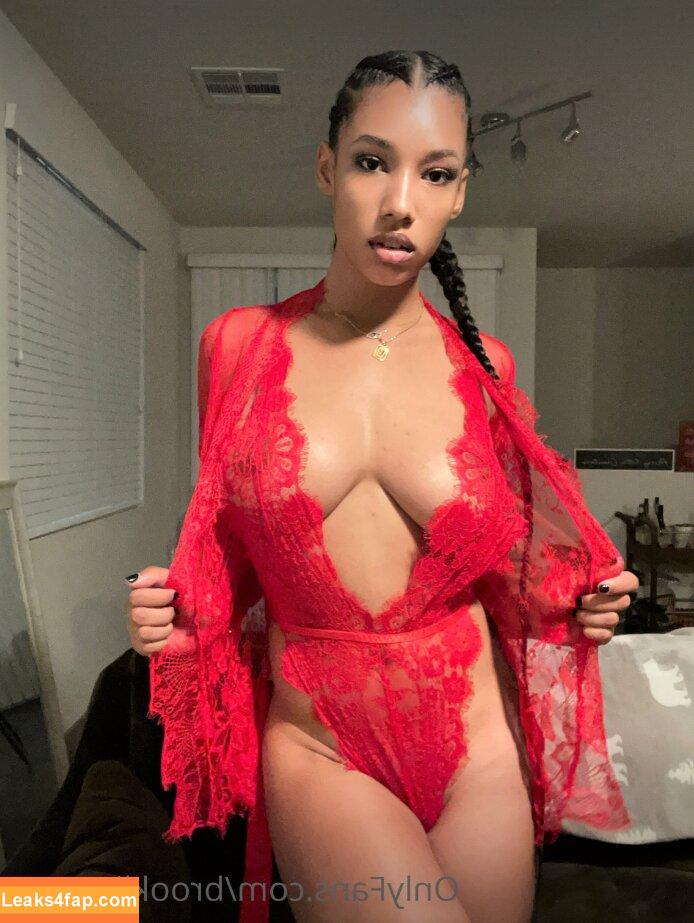 Brookliyn Wren / UFC Ring Girl / brookliyn_wren / brookliynwren / helloBROOKLIYN leaked photo photo #0660