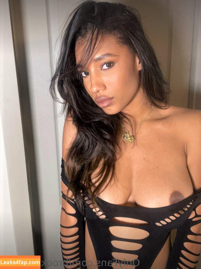 Brookliyn Wren / UFC Ring Girl / brookliyn_wren / brookliynwren / helloBROOKLIYN leaked photo photo #0778