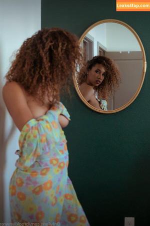 Brookliyn Wren photo #0124