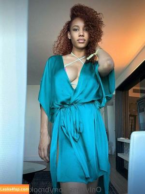 Brookliyn Wren photo #0190