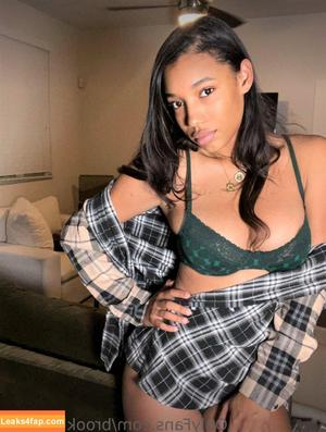 Brookliyn Wren photo #0253