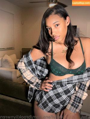 Brookliyn Wren photo #0277