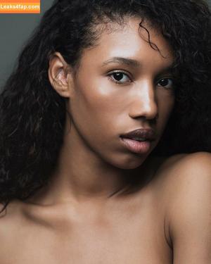 Brookliyn Wren photo #0348