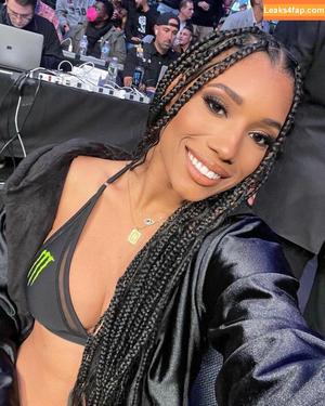 Brookliyn Wren photo #0358