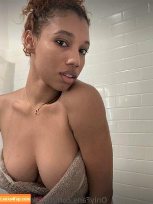 Brookliyn Wren photo #0473