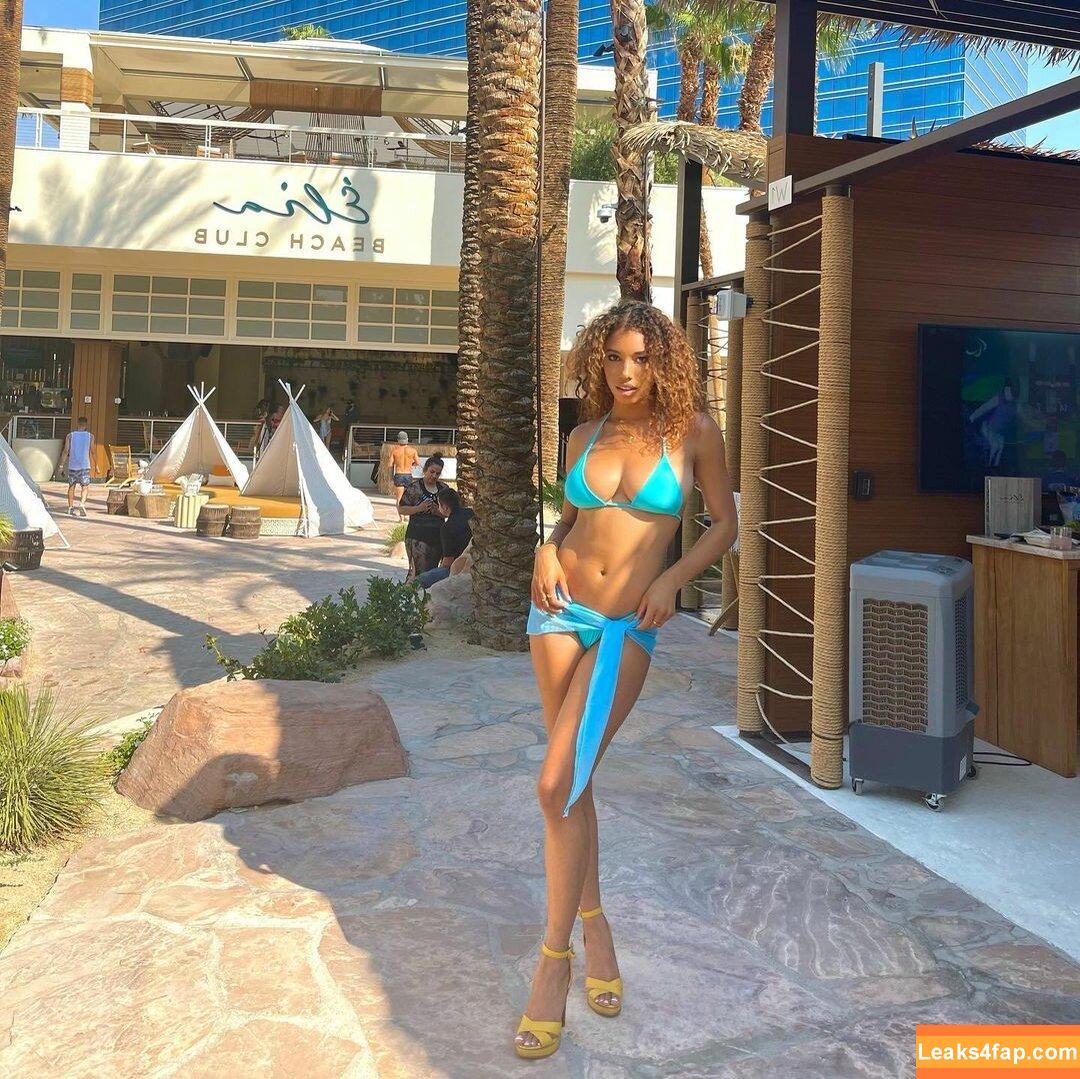 Brookliyn Wren / UFC Ring Girl / brookliyn_wren / brookliynwren / helloBROOKLIYN leaked photo photo #1170