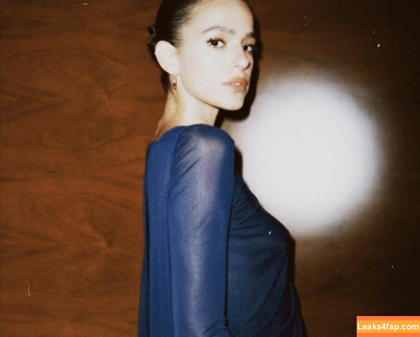 Bruna Marquezine / brumarquezine / brunamarquezine / https: слитое фото фото #0109