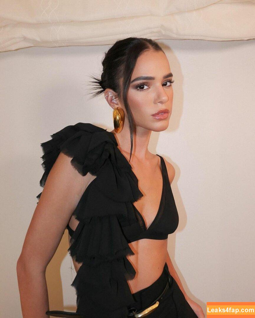 Bruna Marquezine / brumarquezine / brunamarquezine / https: слитое фото фото #0266