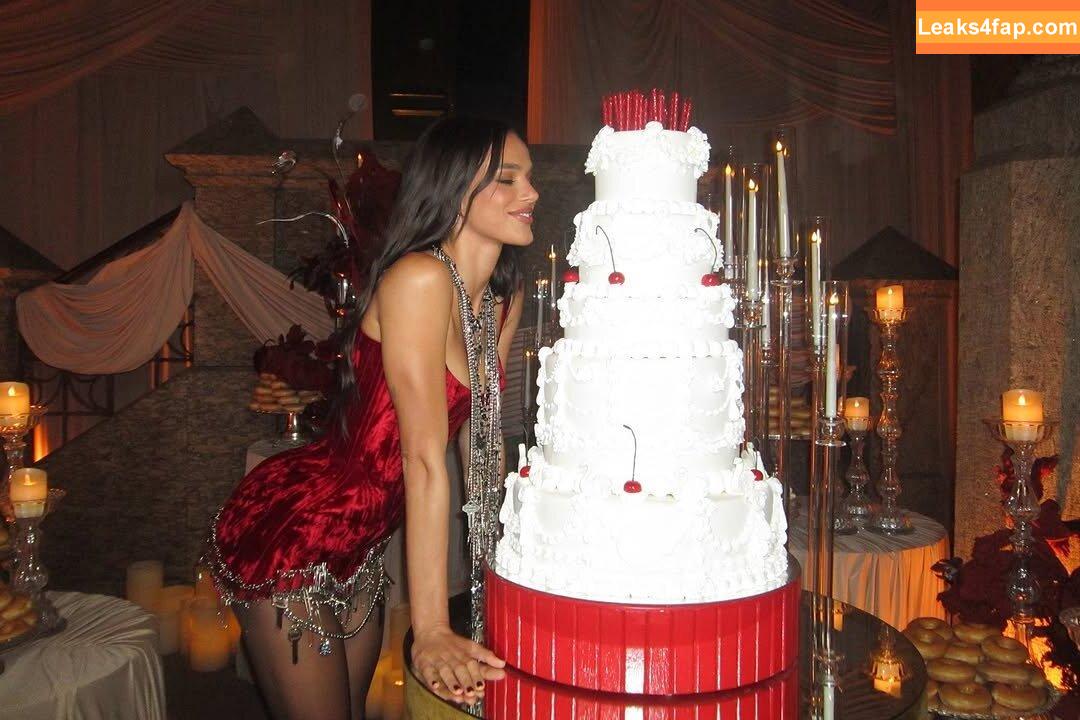 Bruna Marquezine / brumarquezine / brunamarquezine / https: слитое фото фото #0727