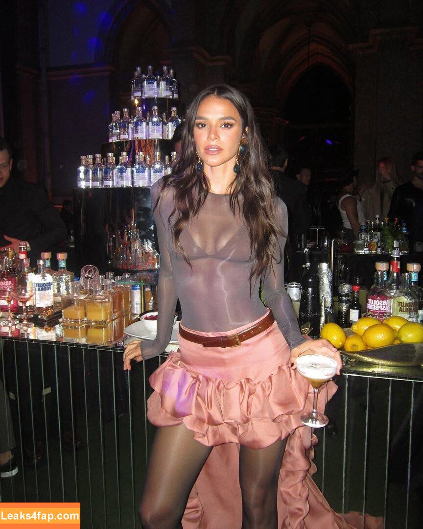 Bruna Marquezine / brumarquezine / brunamarquezine / https: слитое фото фото #0732