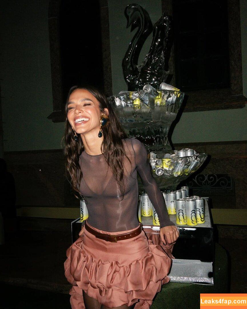 Bruna Marquezine / brumarquezine / brunamarquezine / https: слитое фото фото #0737