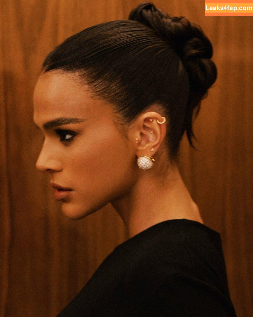 Bruna Marquezine / brumarquezine / brunamarquezine / https: слитое фото фото #0798