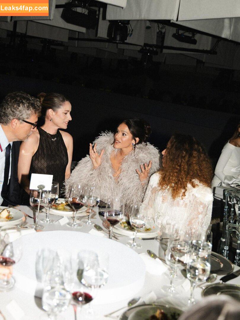 Bruna Marquezine / brumarquezine / brunamarquezine / https: слитое фото фото #0810