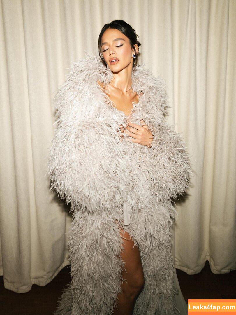 Bruna Marquezine / brumarquezine / brunamarquezine / https: слитое фото фото #0812