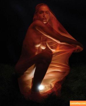 Bruna Marquezine photo #0203