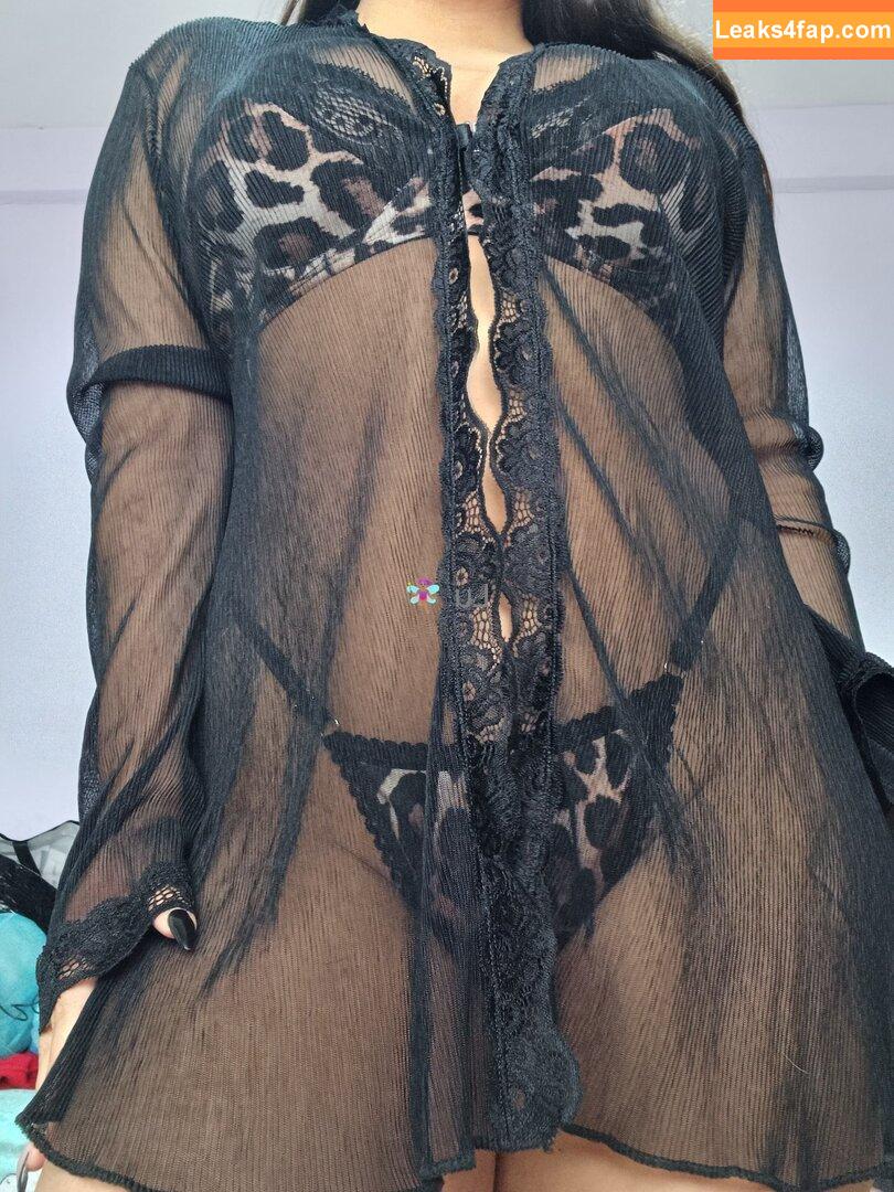 brunetteluu / britneyyluu leaked photo photo #0007