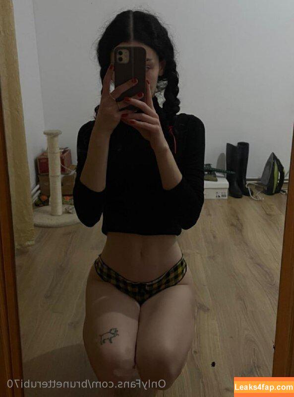 brunetterubi70 / brass_loving_brunette leaked photo photo #0004