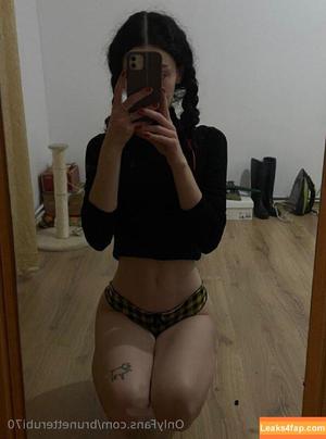 brunetterubi70 photo #0004