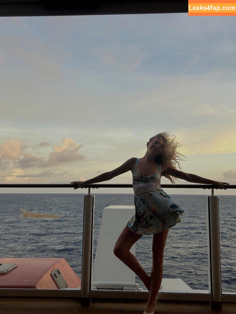 Brynn Rumfallo / Mackenzie Ziegler / brynnrumfallo leaked photo photo #0444