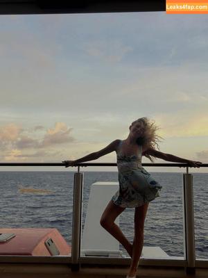 Brynn Rumfallo photo #0444