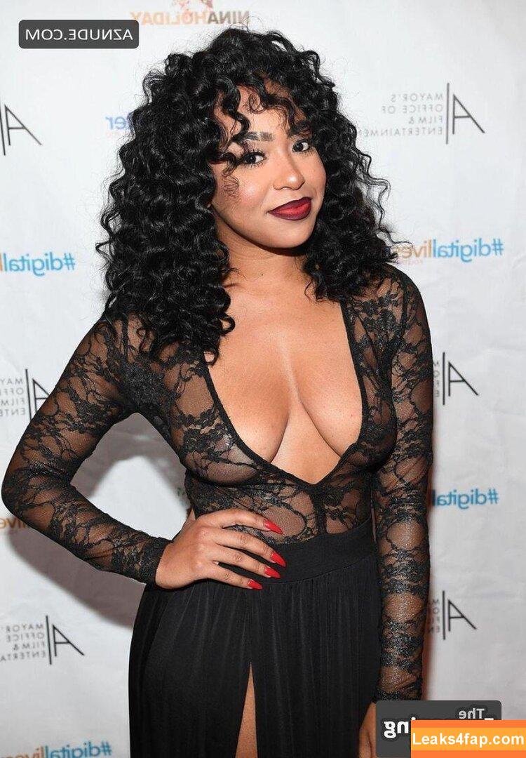 bsimone /  leaked photo photo #0001