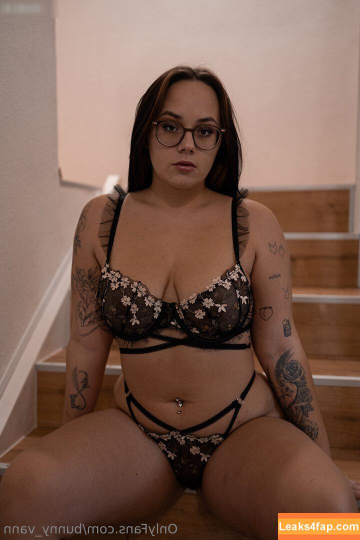Bunny_Vann /  leaked photo photo #0074