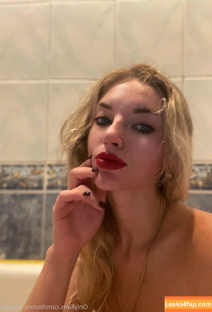 bunnyblondee / blondee.bunny leaked photo photo #0018