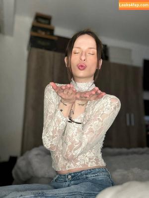 bunnyzoe photo #0015