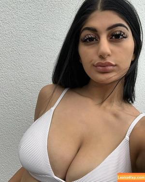 Busty Indian photo #0027