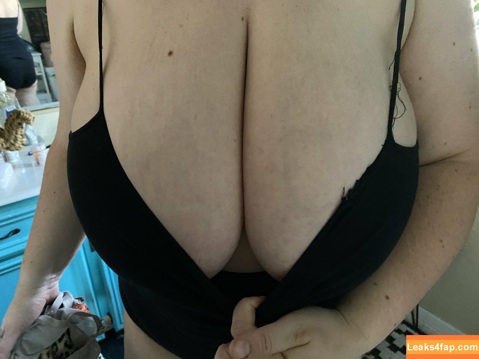 Busty Von Tease / busty_von_tease leaked photo photo #0044