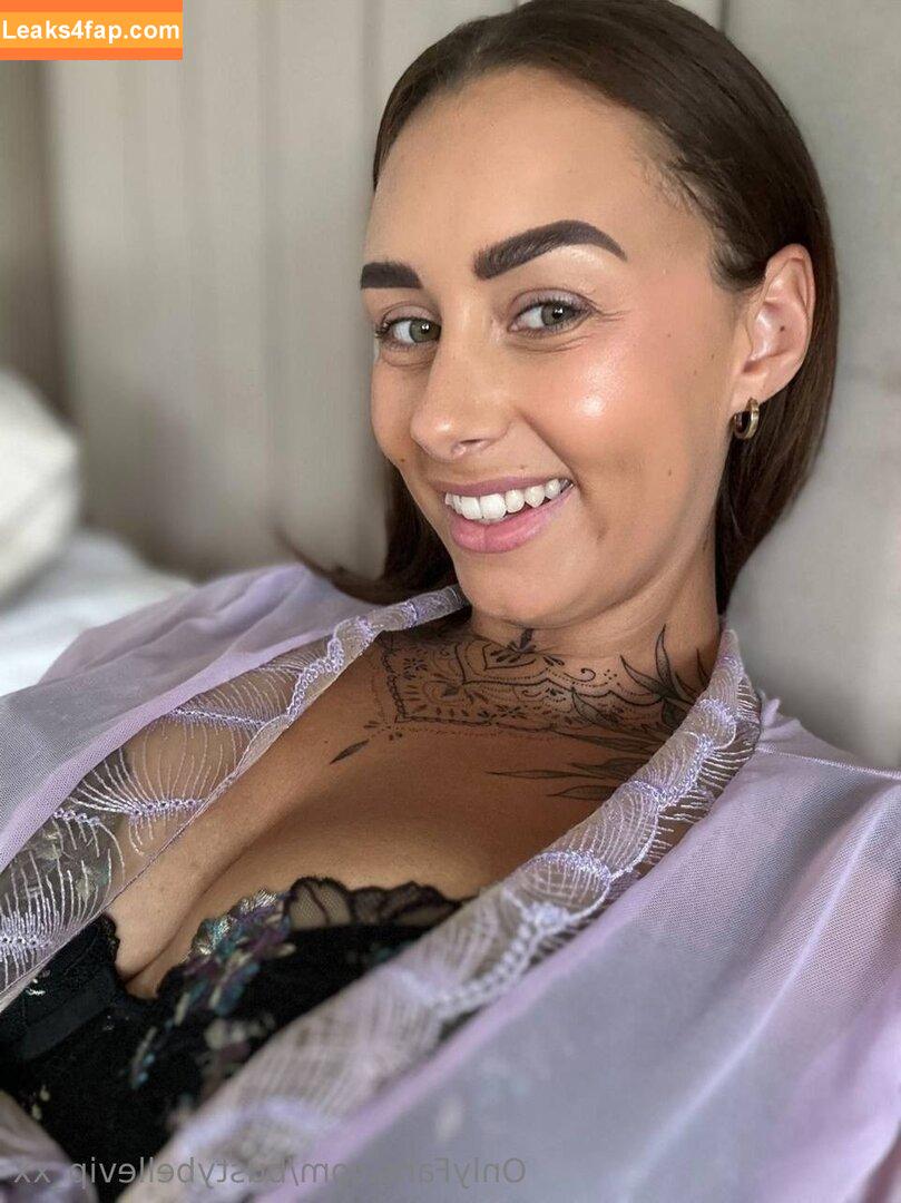 bustybellevip_xx / busty_southernbelle leaked photo photo #0053