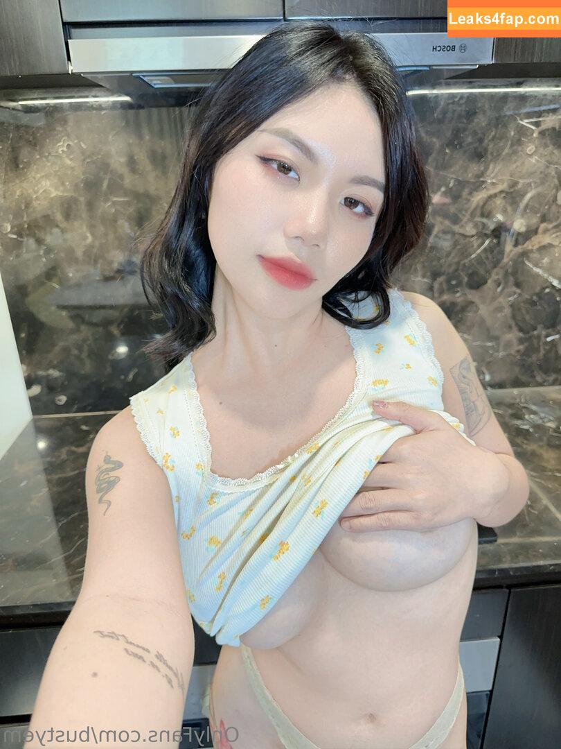 bustyem / bustyema_of leaked photo photo #0038