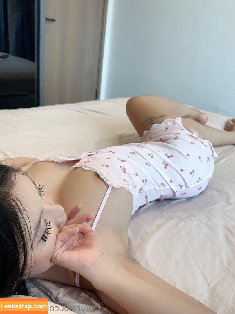 bustyem / bustyema_of leaked photo photo #0048