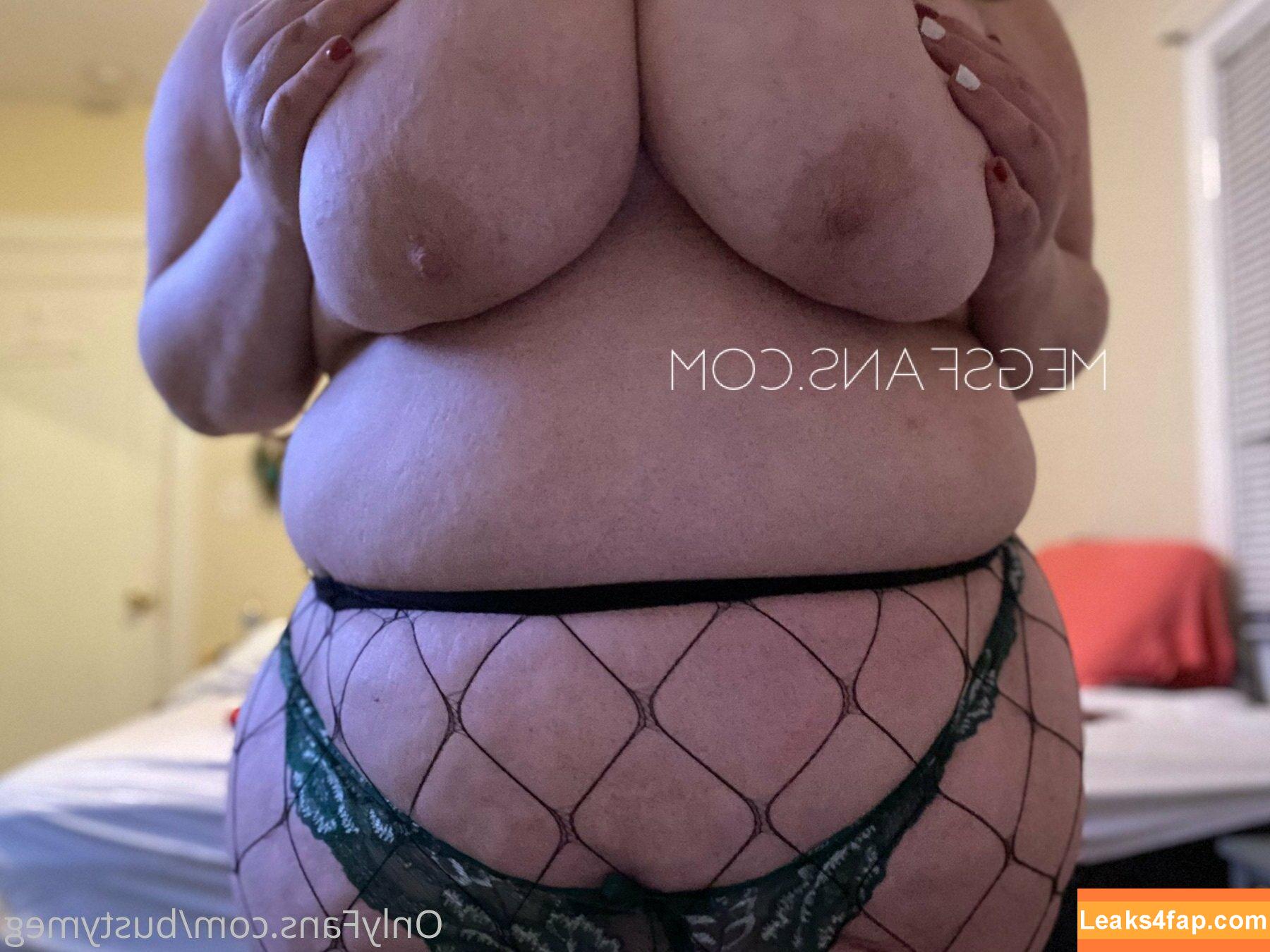 bustymeg / busty.blondie03 leaked photo photo #0019