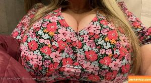 bustyqueen32m photo #0012