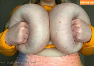bustyqueen32m photo #0017