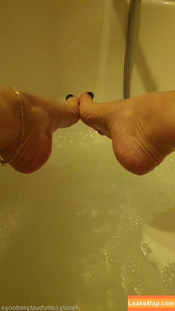 bustyredonyx /  leaked photo photo #0013