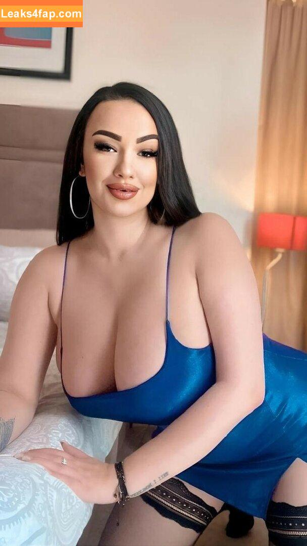 Bustysexylora / busty_lora leaked photo photo #0024