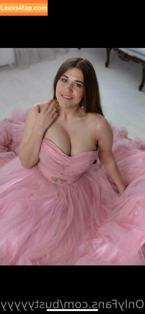 bustyyyyy /  leaked photo photo #0058