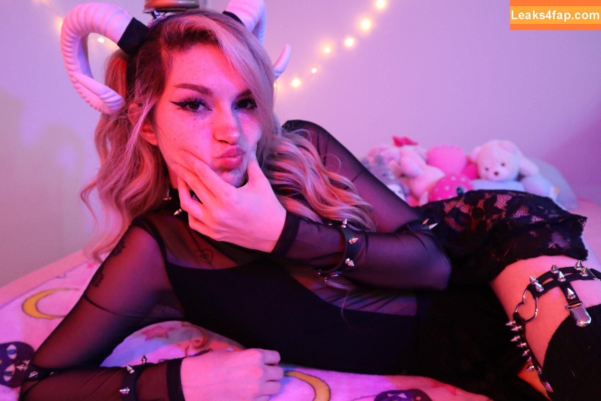 Busy B ASMR / busybasmr leaked photo photo #0055