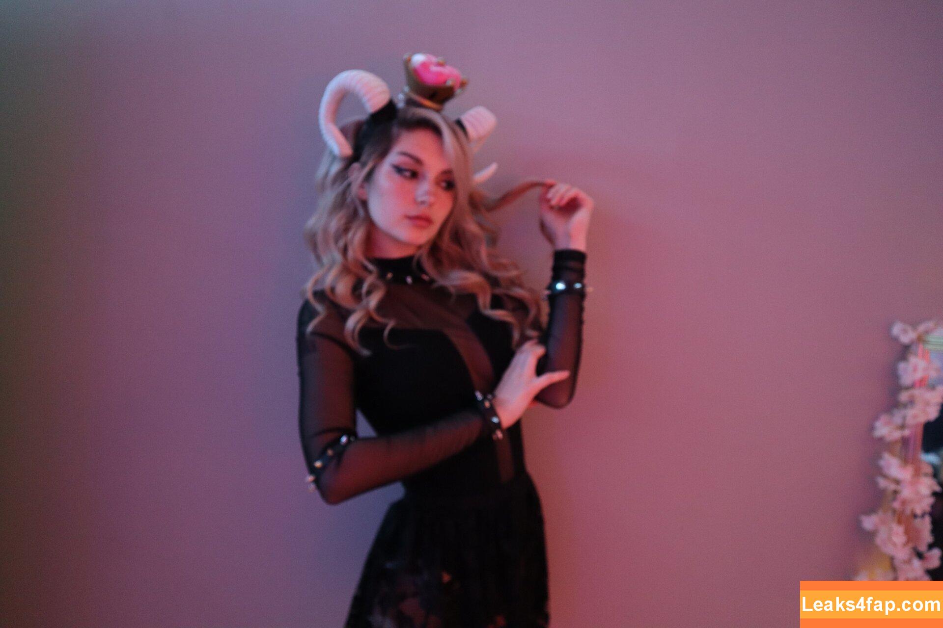 Busy B ASMR / busybasmr leaked photo photo #0072