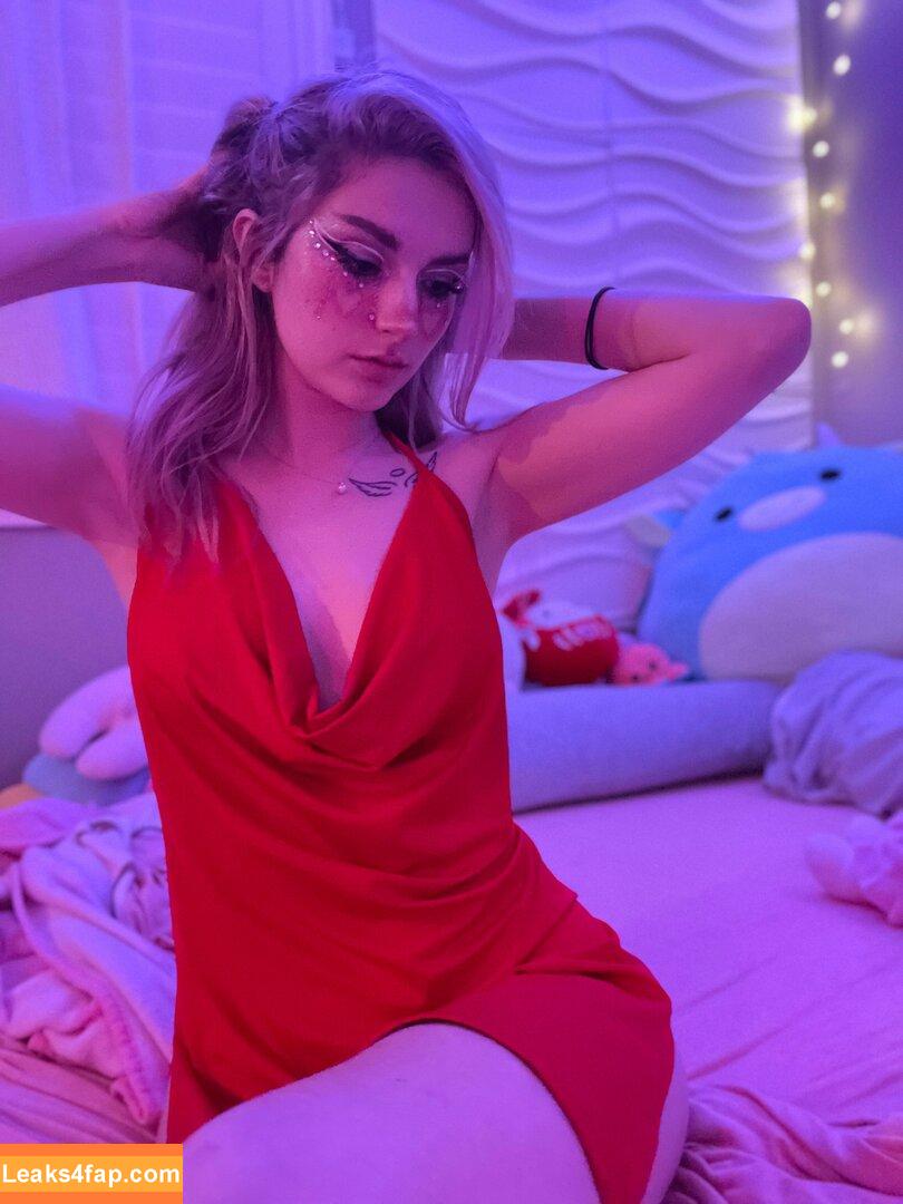 Busy B ASMR / busybasmr leaked photo photo #0103