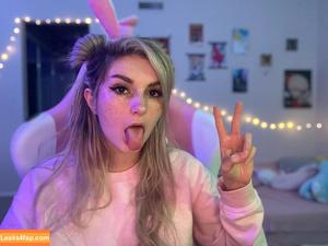 Busy B ASMR photo #0016