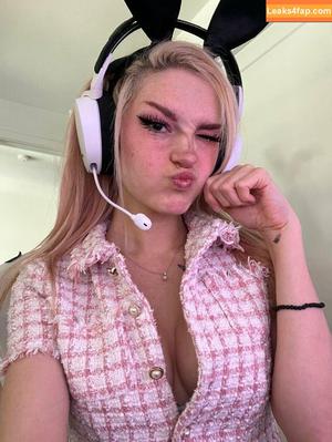 Busy B ASMR photo #0045