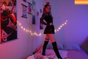 Busy B ASMR photo #0073