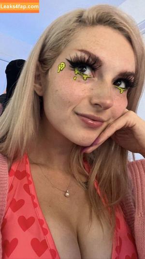 Busy B ASMR photo #0255