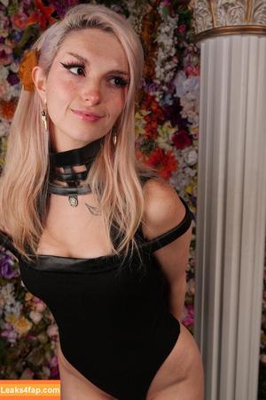 Busy B ASMR photo #0278